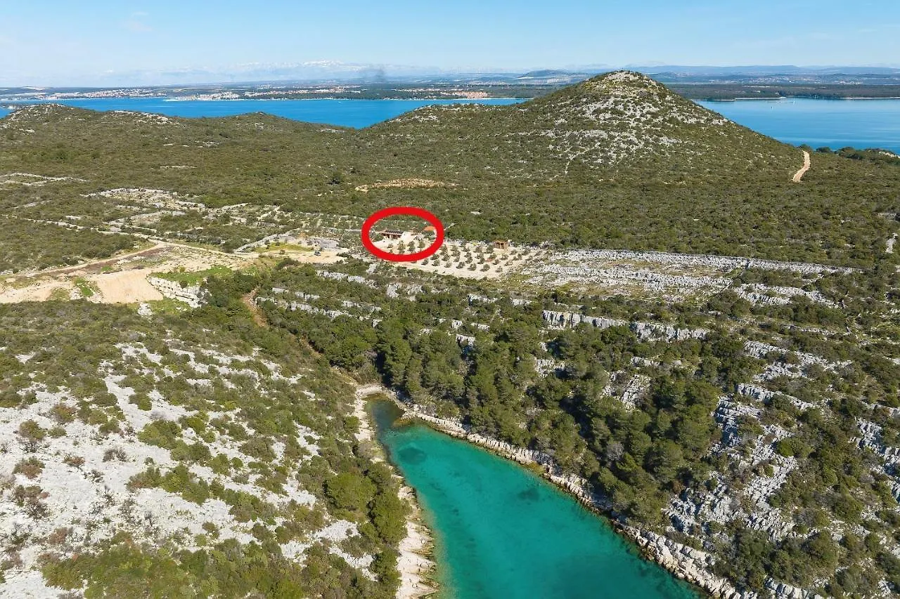 Secluded Fisherman'S Cottage Cove Triluke, Pasman - 20973 Tkon