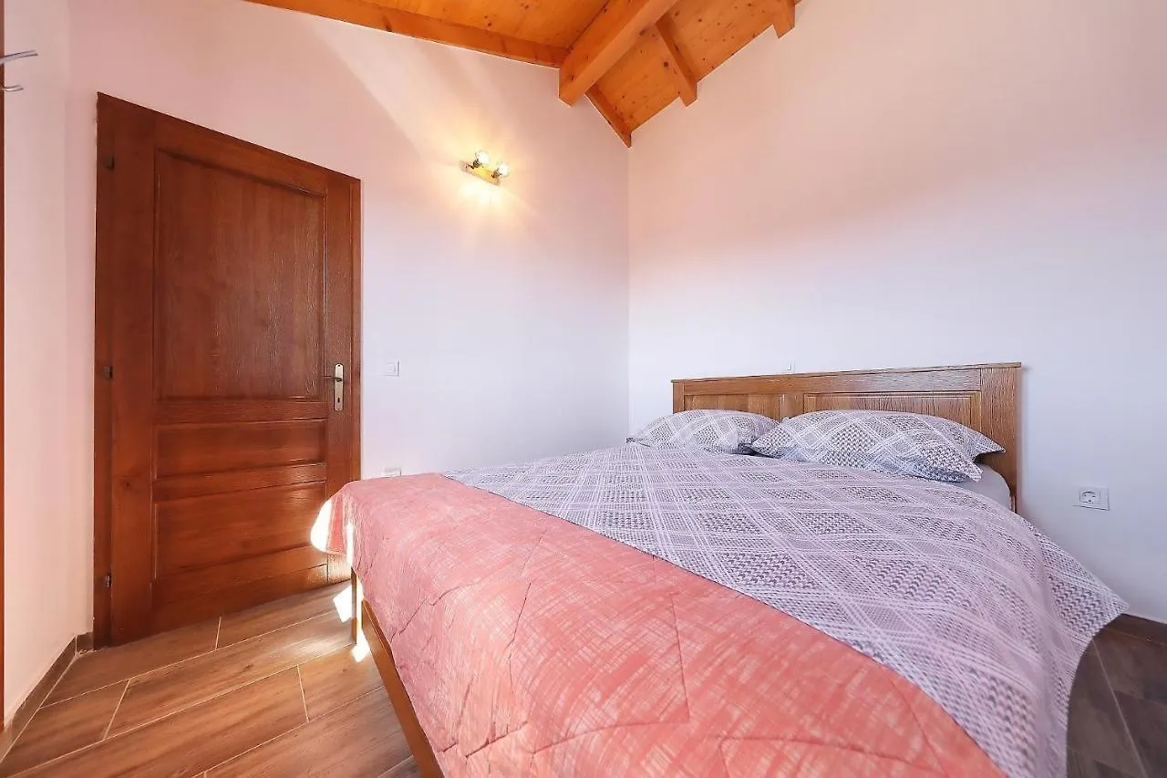 Secluded Fisherman'S Cottage Cove Triluke, Pasman - 20973 Tkon Tatil Evi
